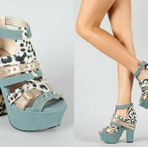 Qupid Luxe "Emma" size 10 platform sandal